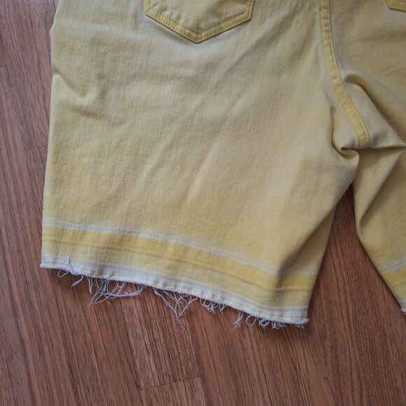 Lane Bryant Yellow Denim Bermuda Shorts Ladies Size 16 Raw Hem - Picture 4 of 12